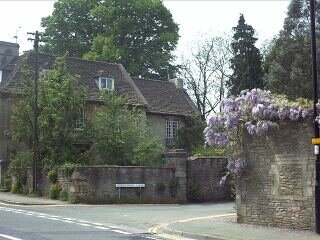 Middlewick Lane entrance off the A4.